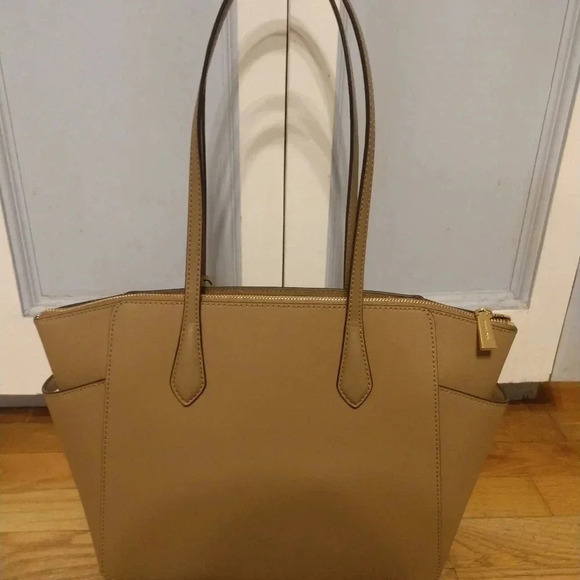 Michael Kors Tan Leather Large Tote Bag - Picture 2 of 6
